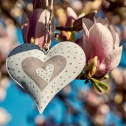 Hanging heart and flowers