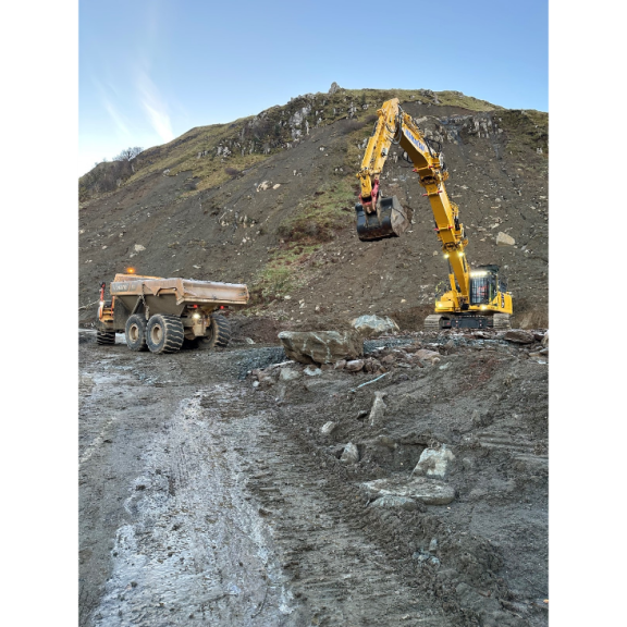 A816 landslip at Ardfern - 27th November - clearing soil and boulders