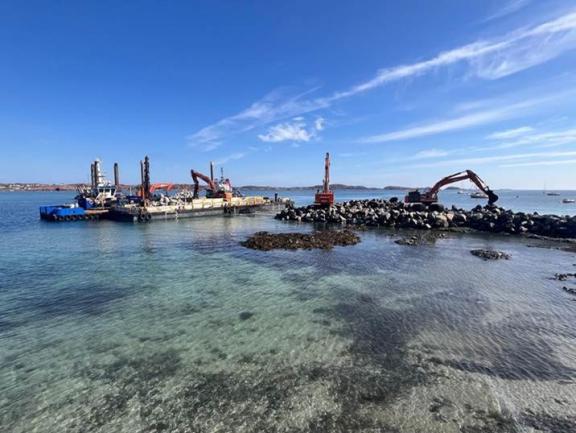 Breakwater - core rock placement