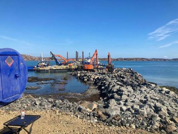 Breakwater - core rock placement