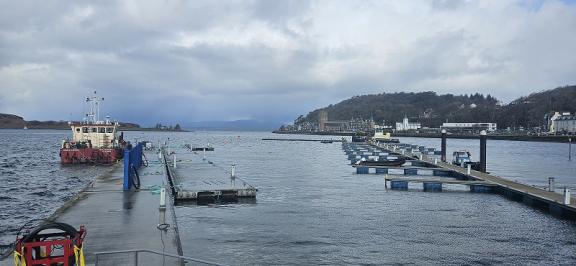 The CT Barnston and team starting to move Leg 3 back into position