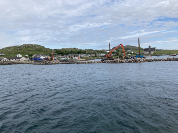 Breakwater - primary rock delivery and placement